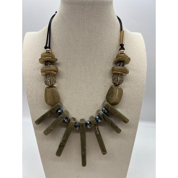 C Est 1946 Chunky statment bib acrylic necklace green earthy artsy bohemian - Picture 1 of 8